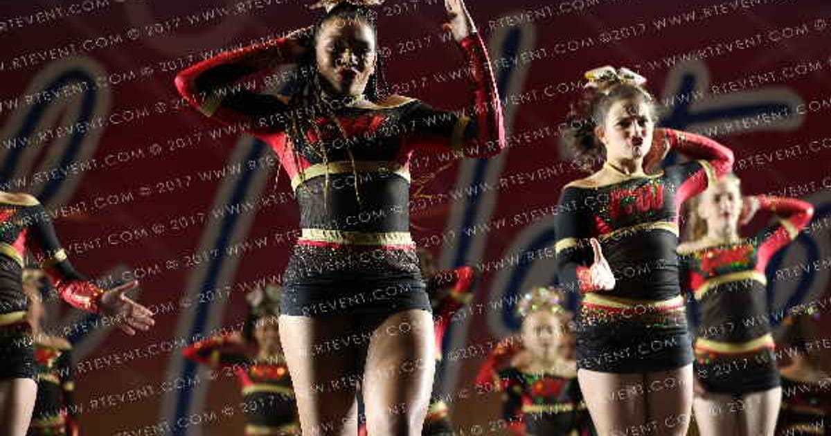 Cheer World Glitter Gold · Beach Nationals