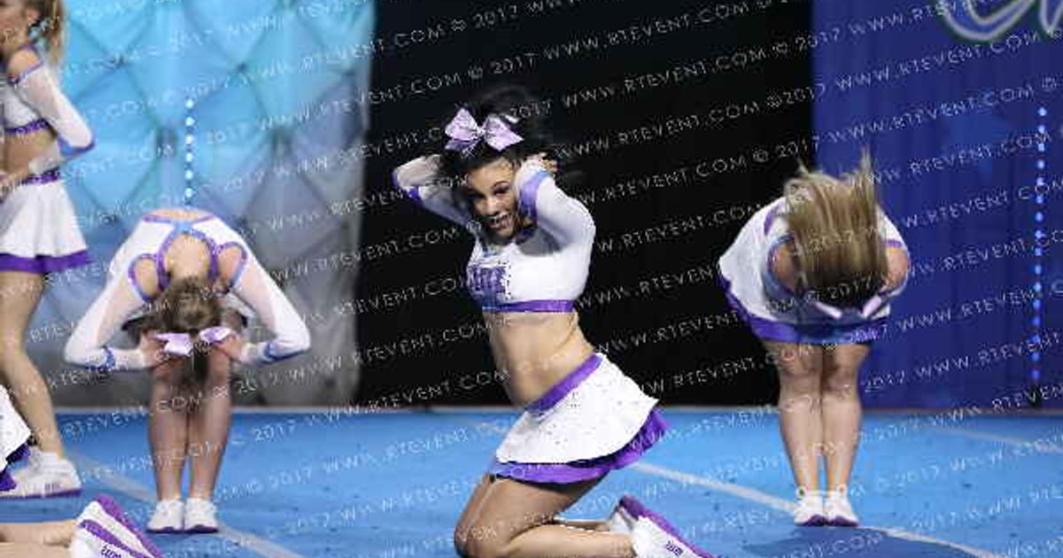Glitz Cheer Company Legends Open 4 · Wisconsin Dells Grand Nationals