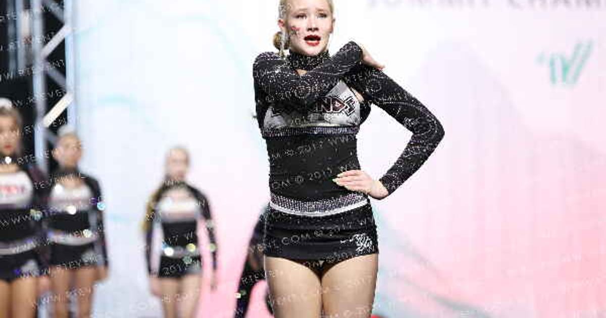 Legends Cheer Academy II Black Diamonds · The Midwest Regional Summit