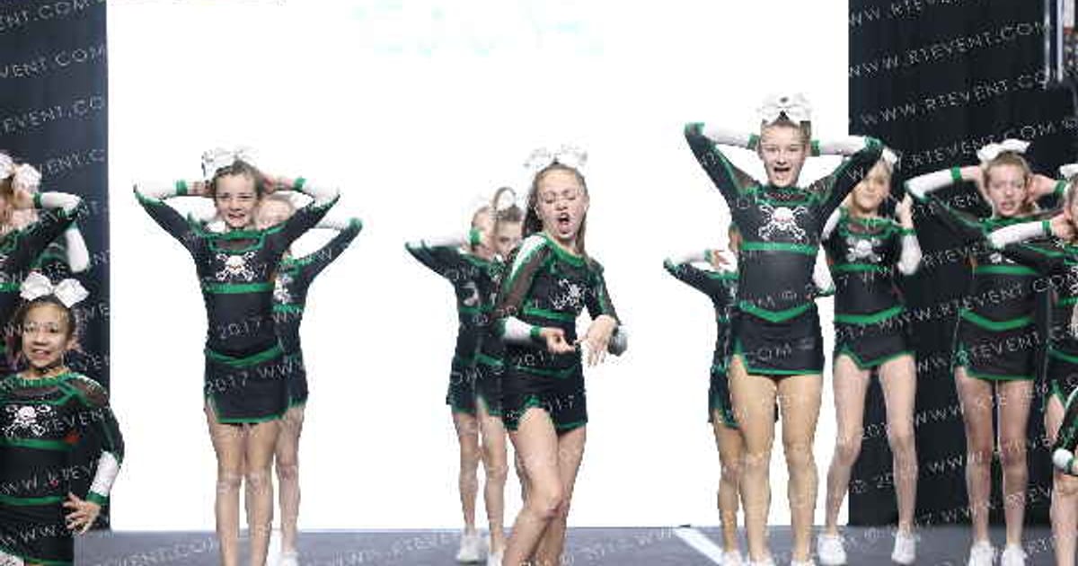 Iowa Elite Cheer CR Punishers · The Midwest Regional Summit