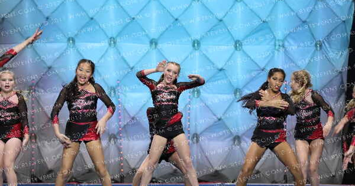 Chippewa Valley Spirit All Stars Shining Stars · Wisconsin Dells Grand Nationals