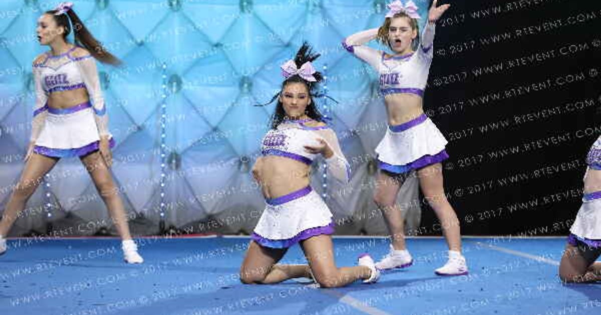 Glitz Cheer Company Legends Open 4 · Wisconsin Dells Grand Nationals