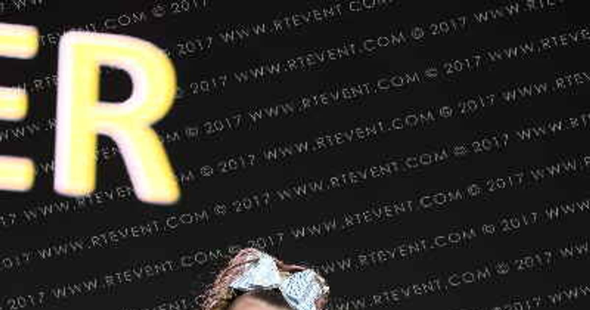 Cheer Sport Sharks New England Mini Magnificent Sharks · Mohegan Sun
