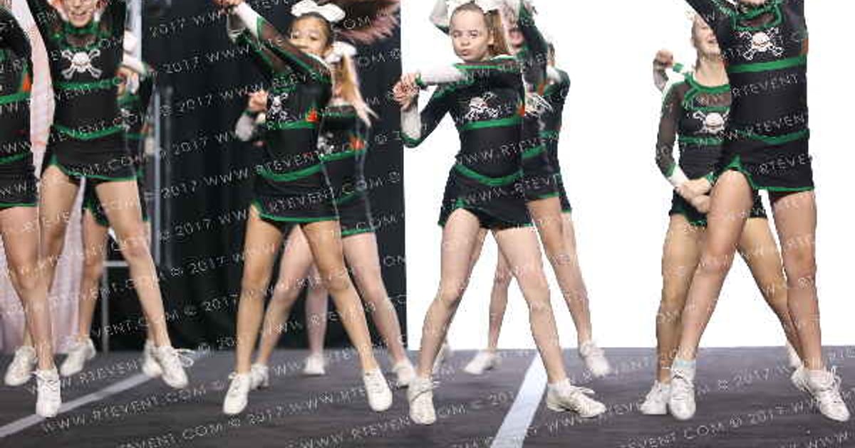 Iowa Elite Cheer CR Punishers · The Midwest Regional Summit
