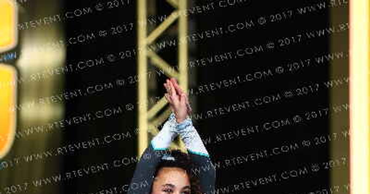 Cheer Sport Sharks New England SH4RK BITE · Mohegan Sun