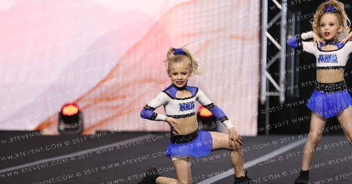 Northern Extreme Athletics Lil' Divas · The Midwest Regional Summit