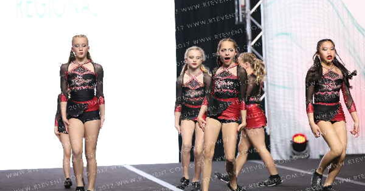 Chippewa Valley Spirit All Stars Shining Stars · The Midwest Regional Summit