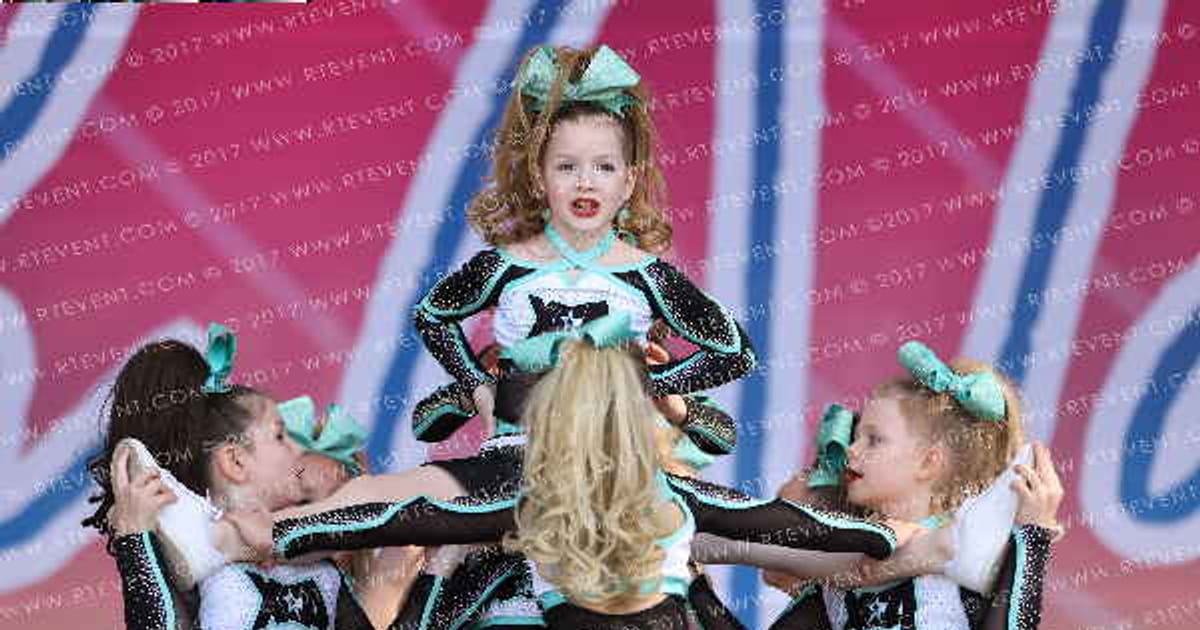 Xtreme Cheer Allstars Mini Babes · Beach Nationals