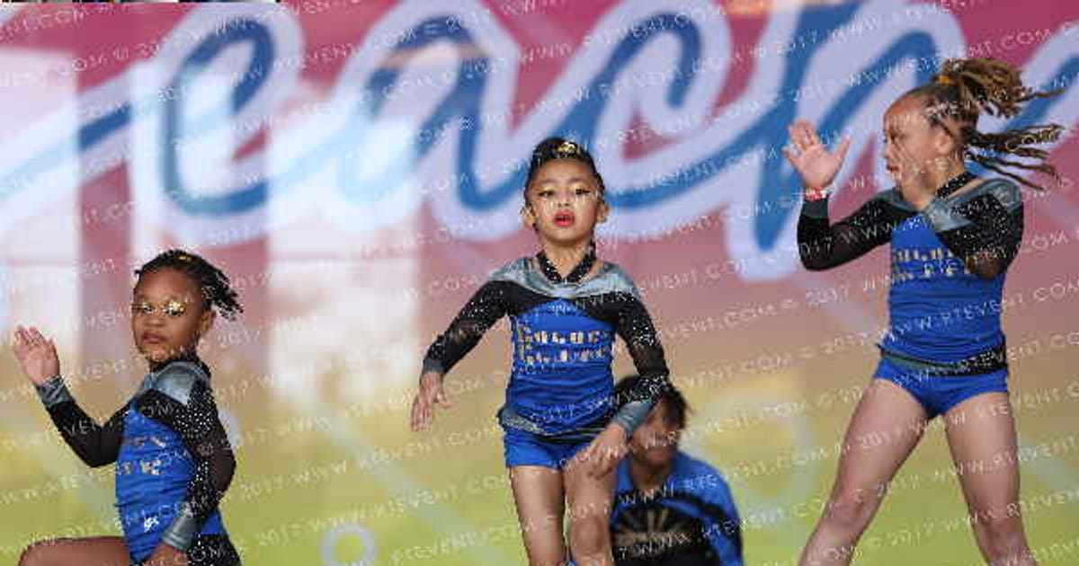 Golden Elite Cheer Bombshells · Beach Nationals