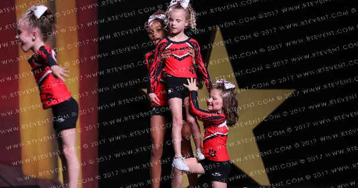 Soar Moor Cheer Dawgs Diamonds · Battle Under the Big Top