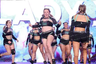 Dynamic Cheer Lady X