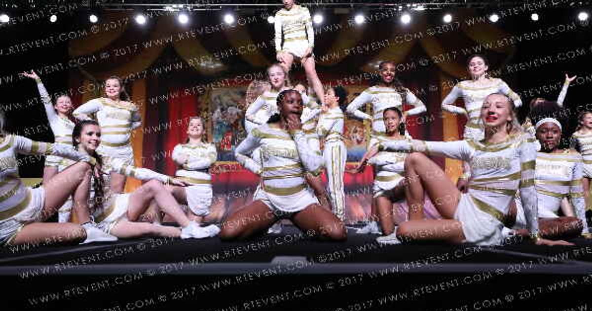 Legends Cheer Elite Hydra · Battle Under the Big Top