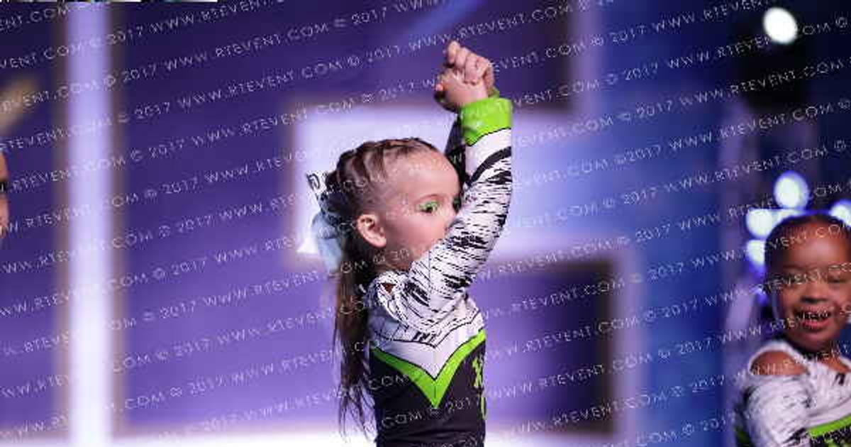 Xtreme Cheer White BLitz · The ONE Finals