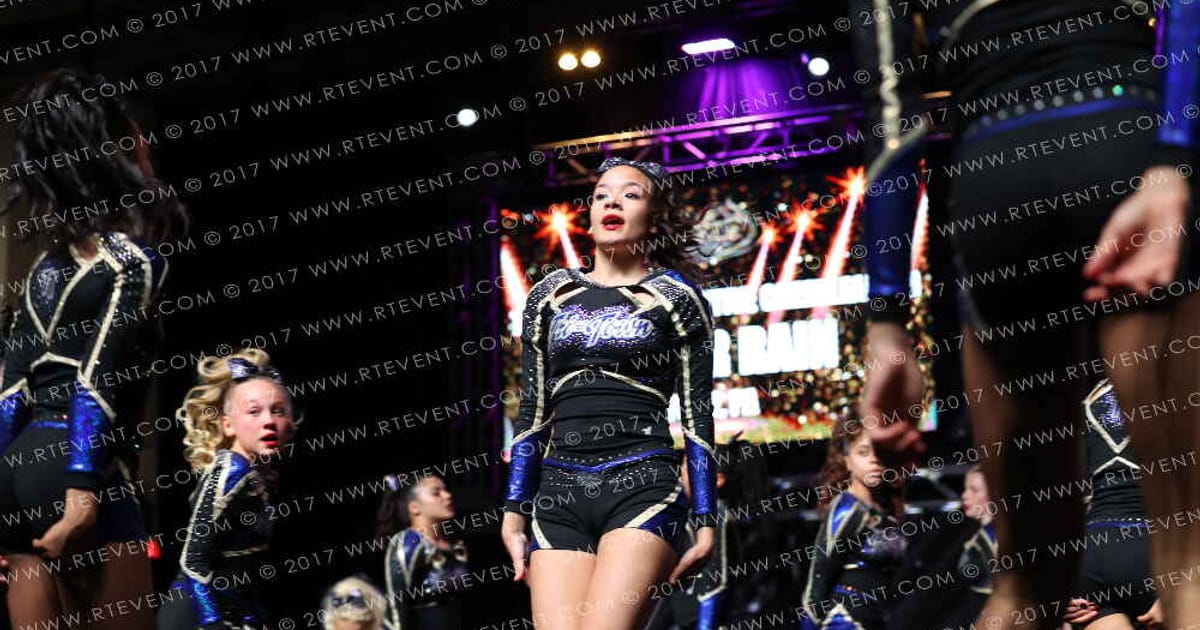 Tri-Town Competitive Cheerleading Senior Rain · US Finals Virginia Beach