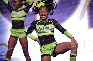 Louisville Warriors Cheer Black Diamondz