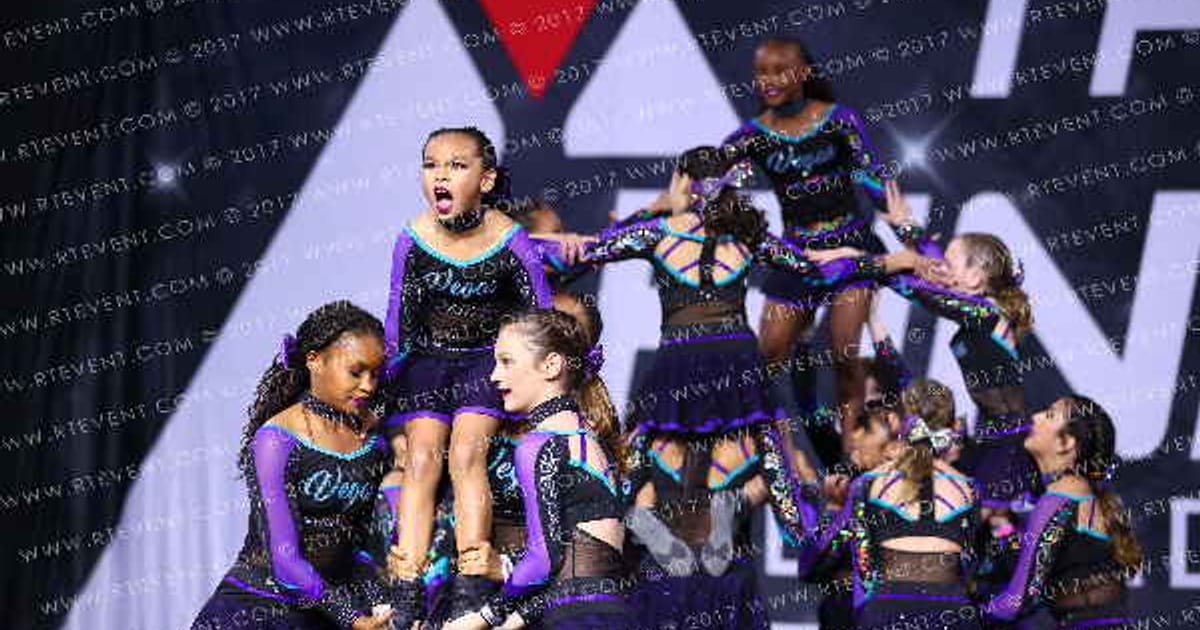 VEGAS CHEER COMPANY TWILIGHT · The Pinnacle Cheerleading Championship