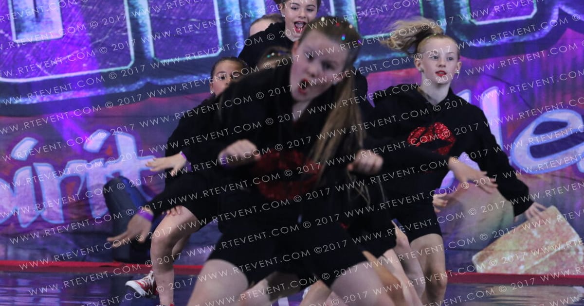 Team Love Cheer Kiss · Superhero Spirit Challenge