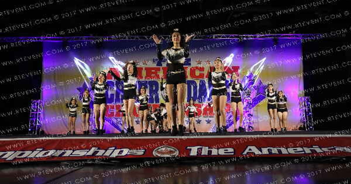 Lightning Elite Cheer Rain · Northwest Portlans