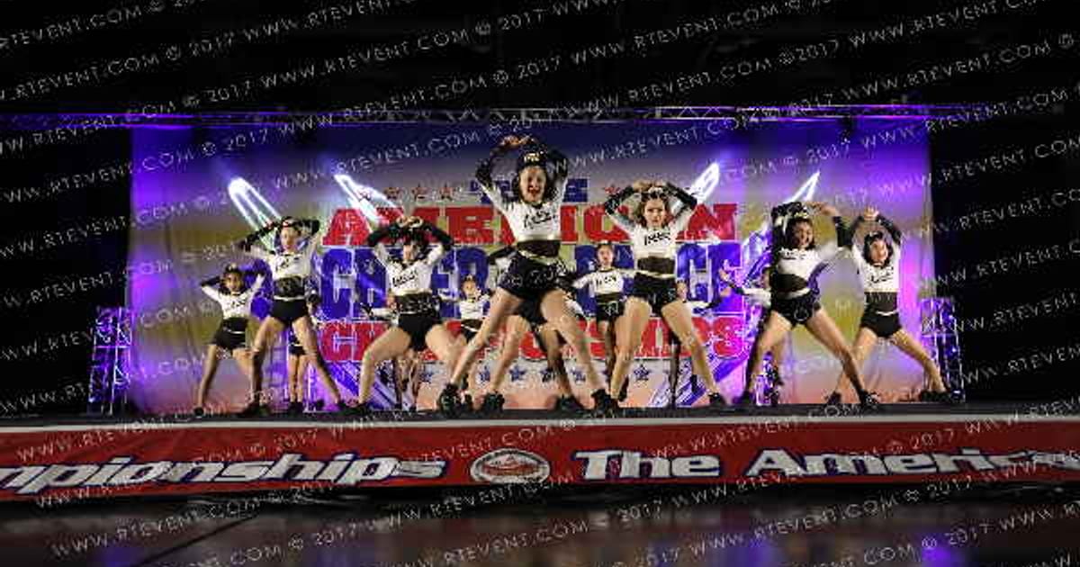 Lightning Elite Cheer Hail Queens · Northwest Portlans