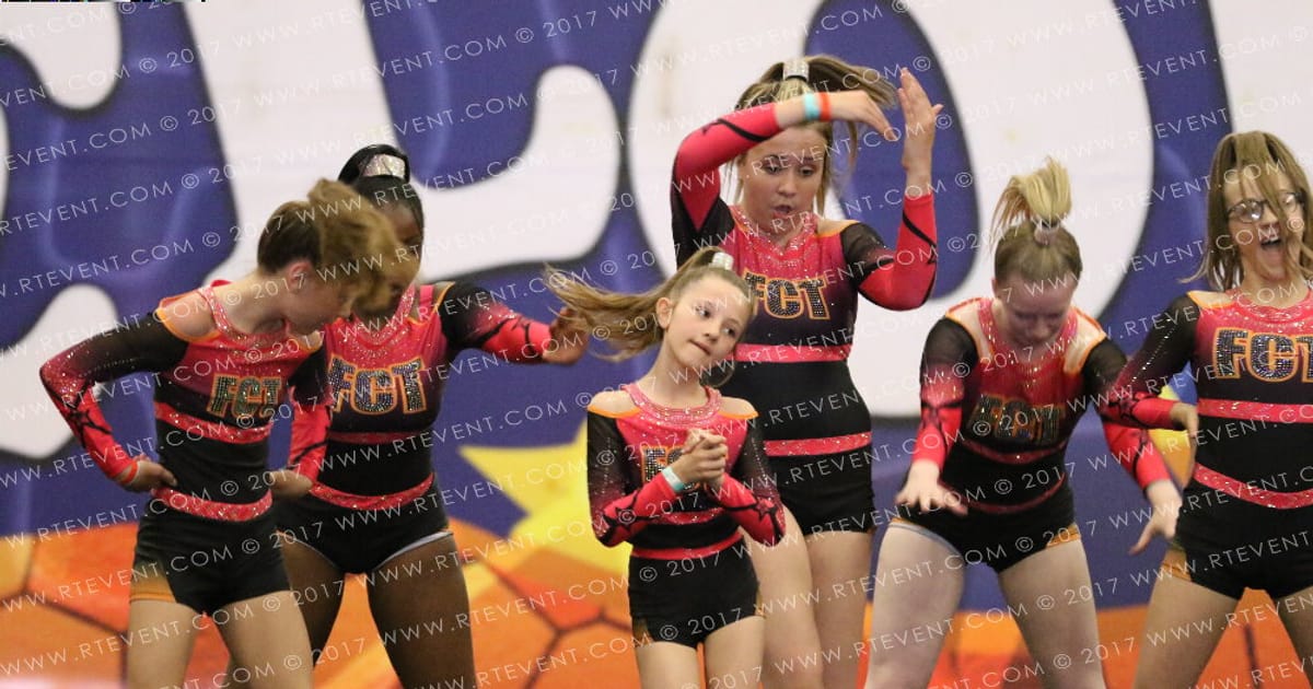 Fireworks Cheerleading & Tumbling Explosion · FC Barcelona