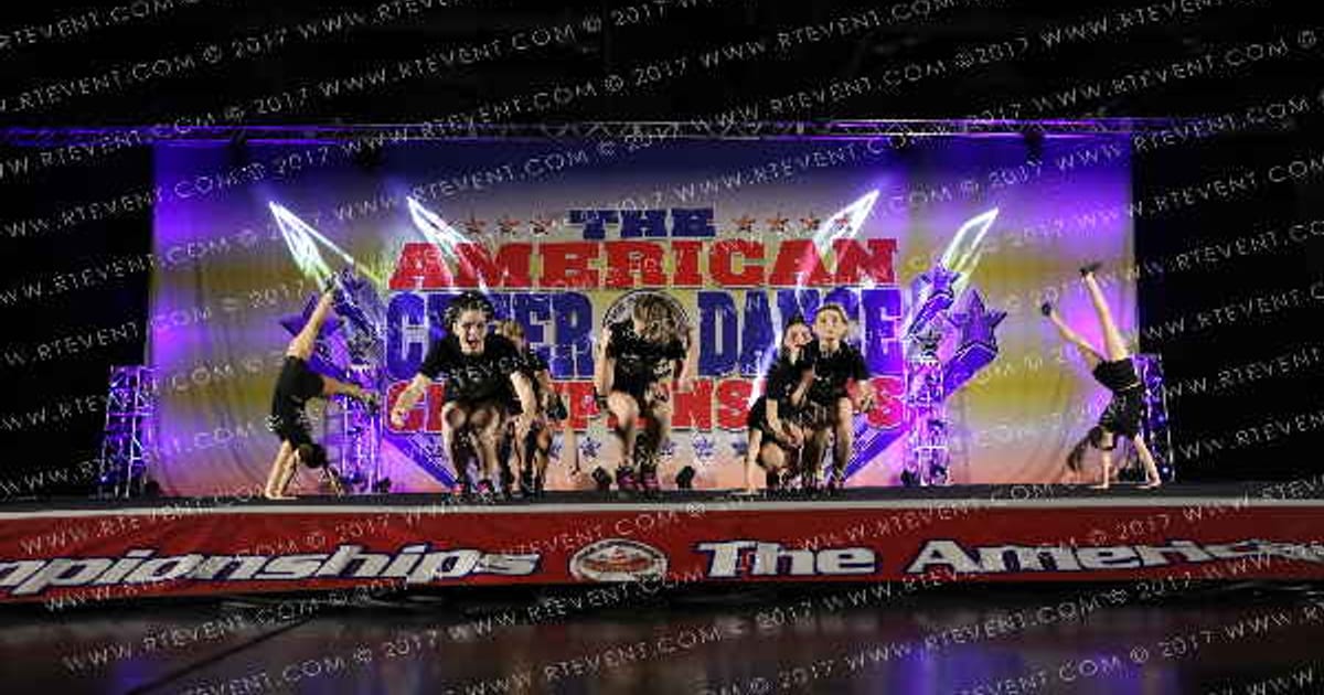 Washington All-Stars Cheer Brigade G.I. Janes · Northwest Portlans