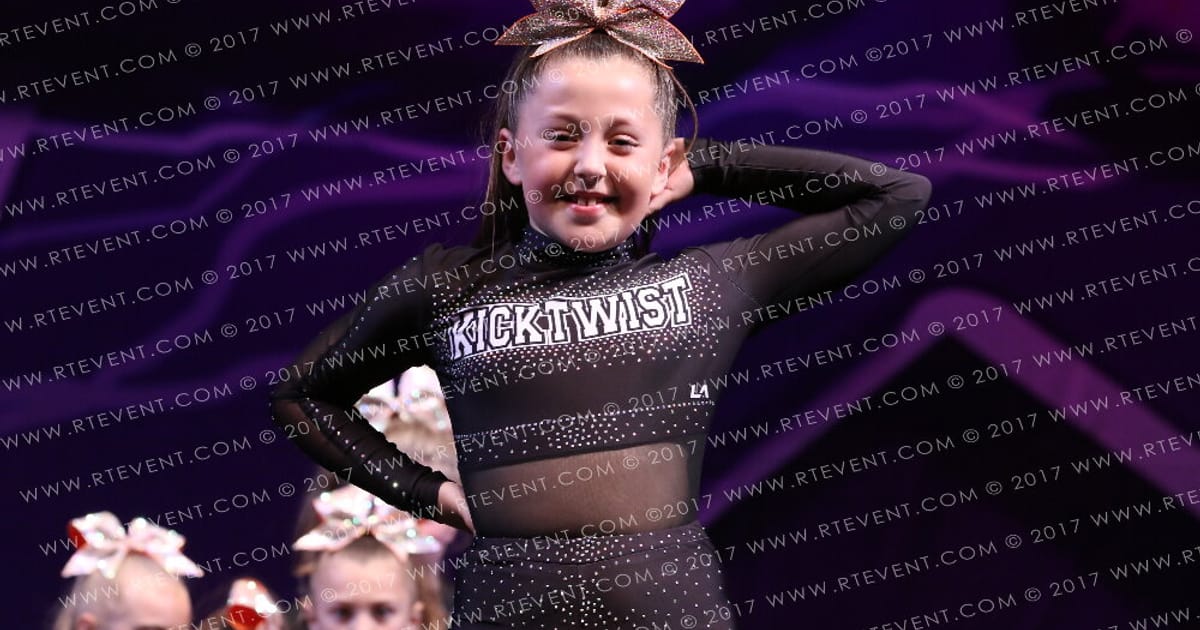 Kick Twist Cheerleading Pumpkin · FC Internationals