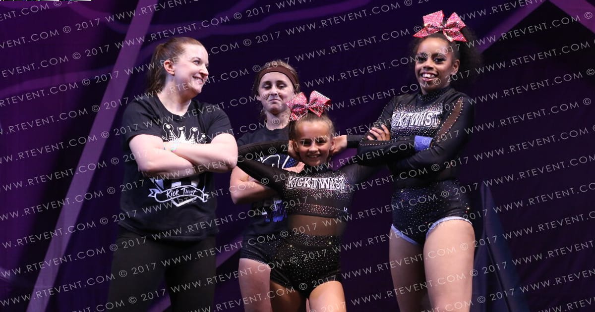 Kick Twist Cheerleading Rouge · FC Internationals
