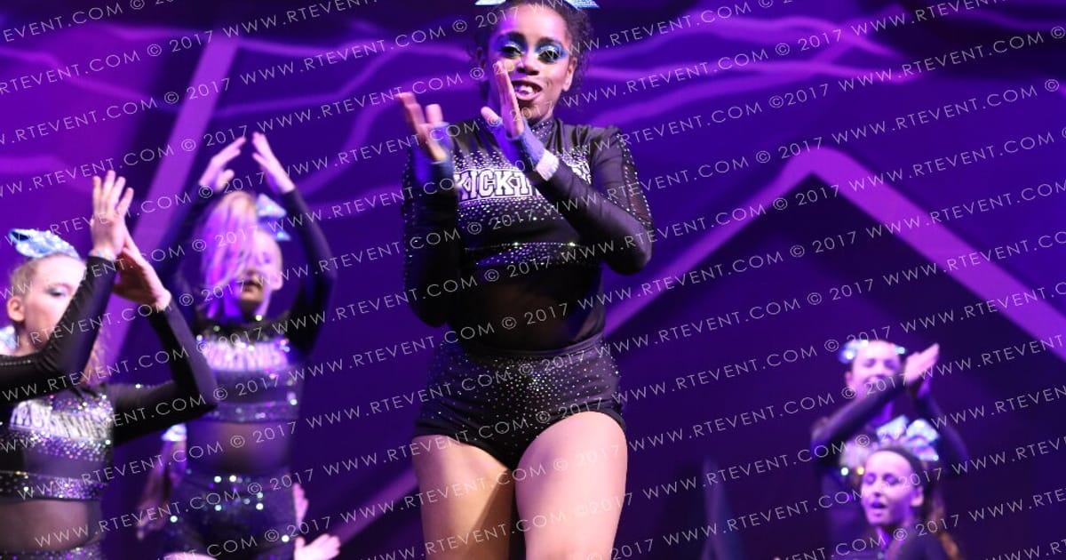 Kick Twist Cheerleading Aqua · FC Internationals
