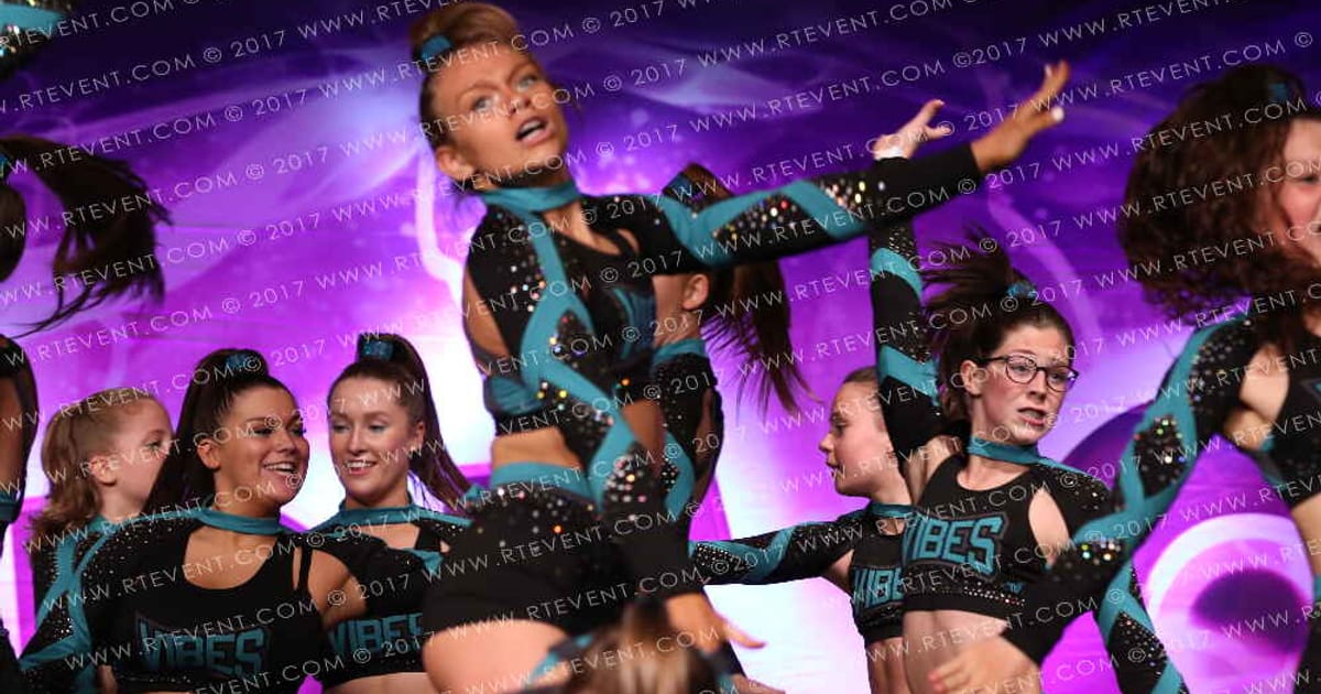 Vibes Cheerleading BLISS · FC Internationals