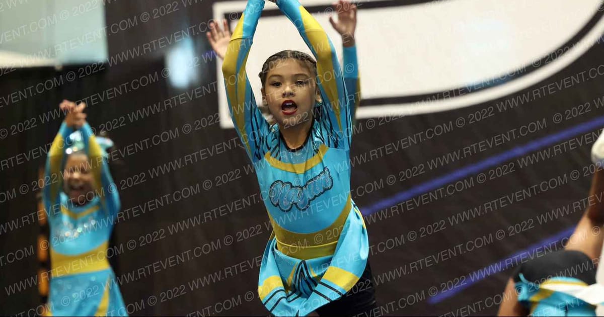 MAYANS CHEER AND DANCE SILVER LIGHTNING · So Cal Classic
