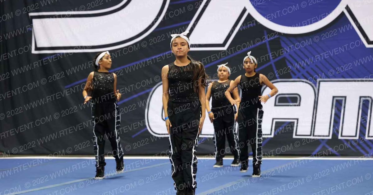 FIREBAUGH FALCON CHEER PEEWEES · Royal Valley