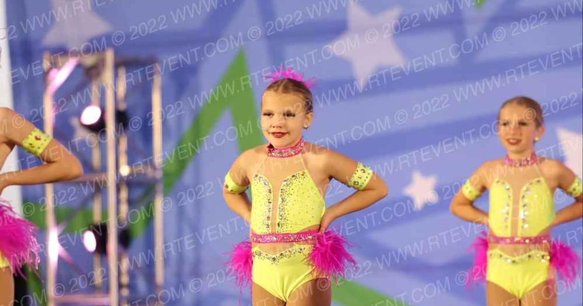 Energizers Crown Up · Dance Grand Nationals and Cheer Showdown