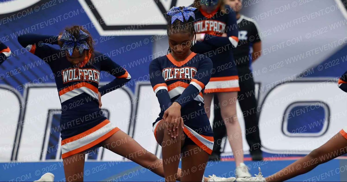 COSUMNES OAKS JR WOLFPACK MIDGETS DIVAS · Capitol City