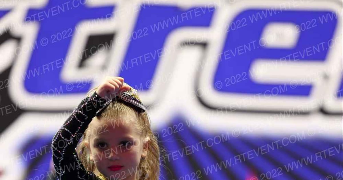 Celebrity Cheer Tiny Stars · Spirit of Fall