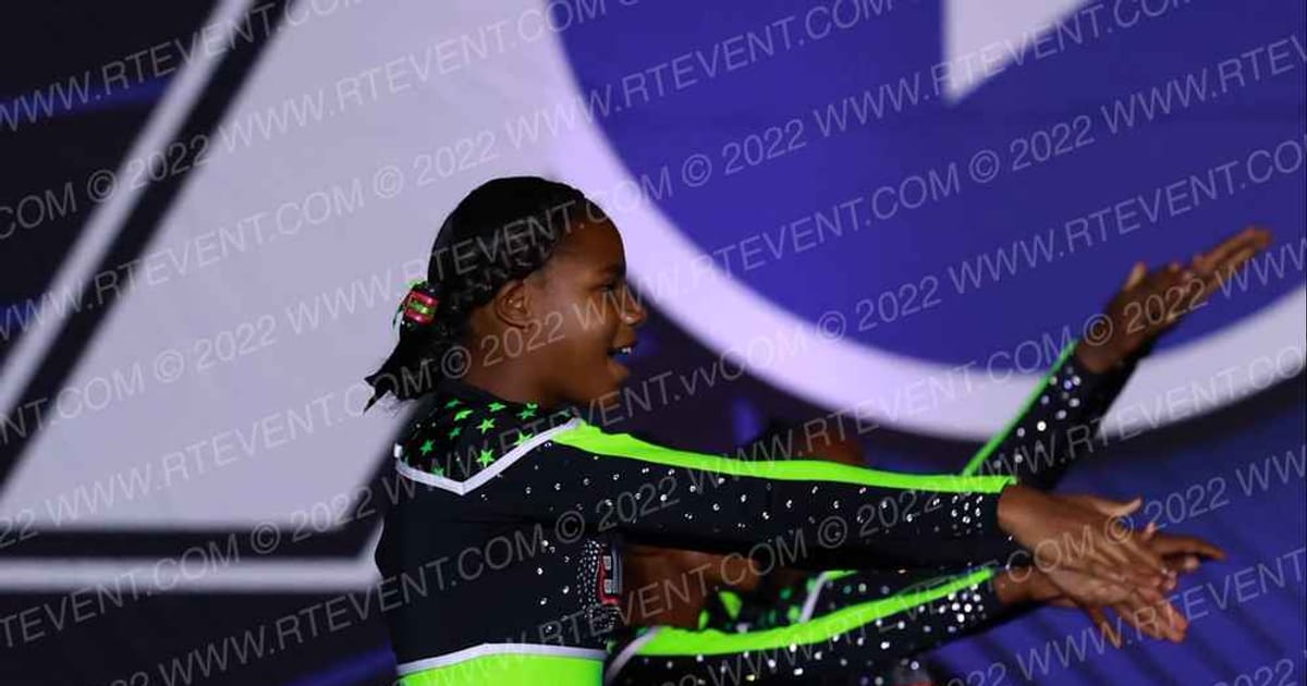 LA CHEER EXTREME COVER GIRLS · Bid Challenge