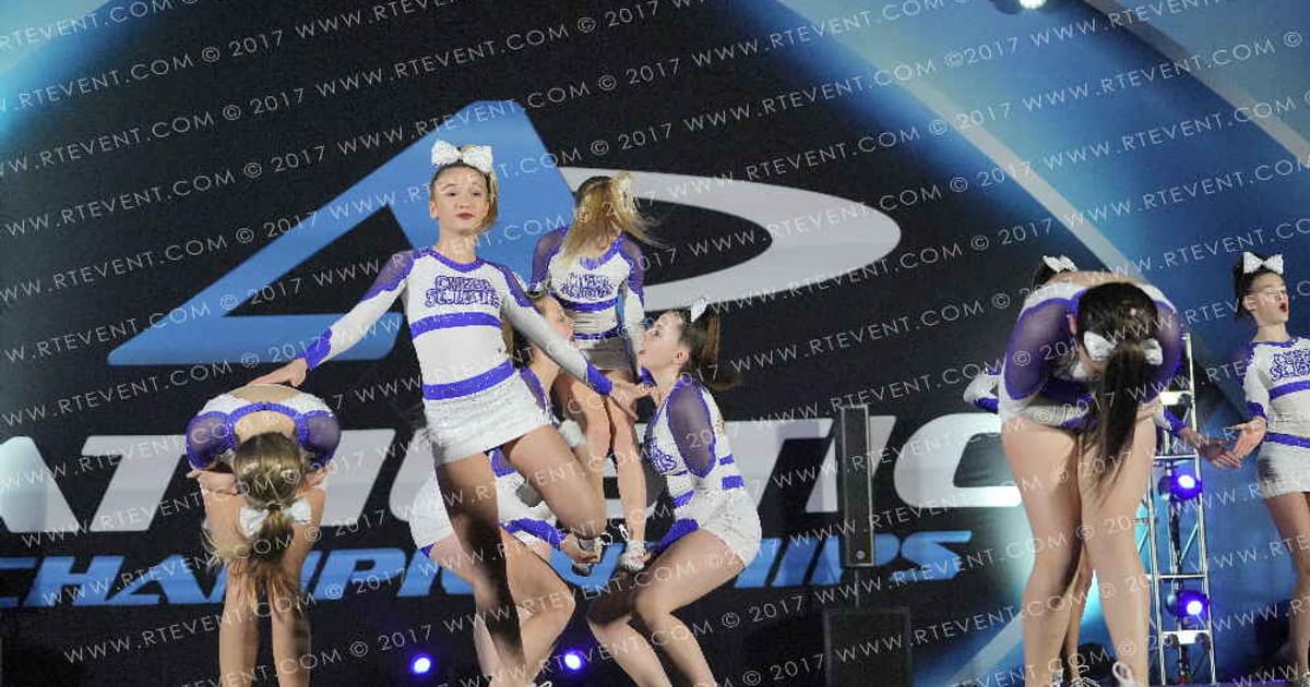 Cheer St Louis Reign · St Louis Nationals