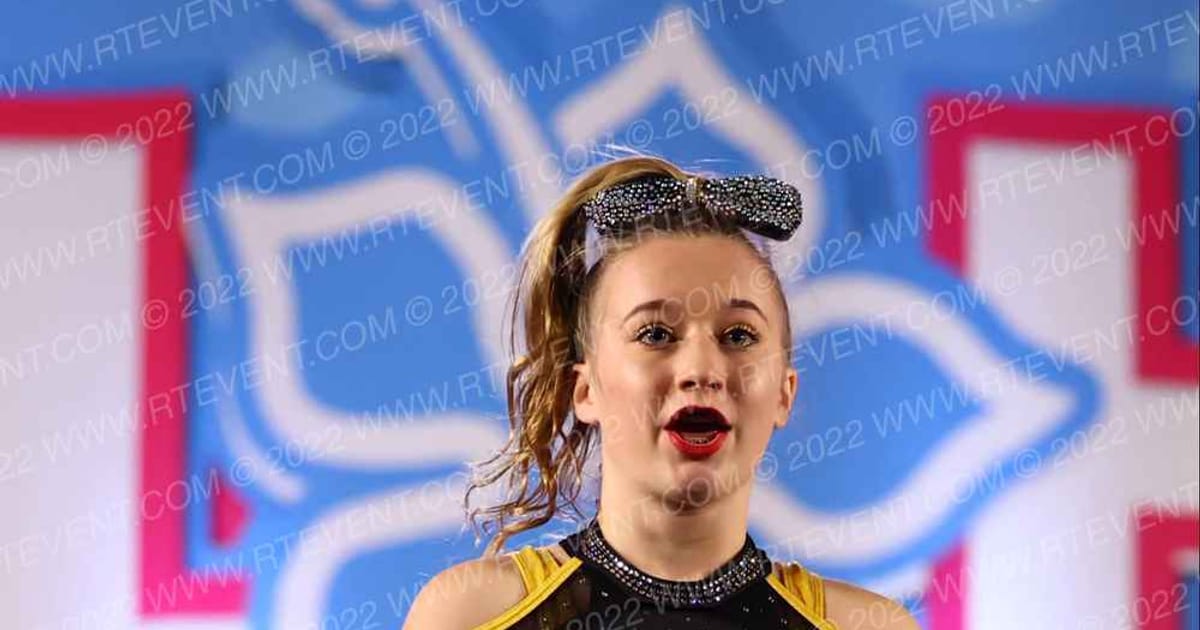 Interboro Hornets Cheerleading Queen Bees · Aloha Trenton Showdown
