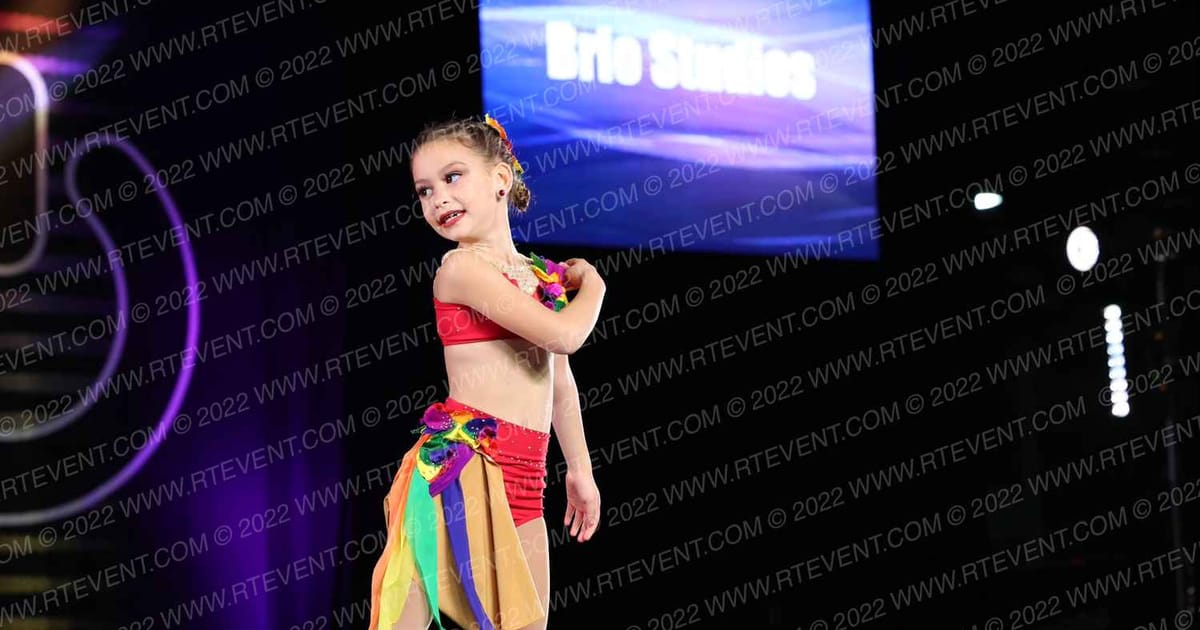 Brio Studios Teagan Small & Norah Dahlke · THE GOOVE WSF