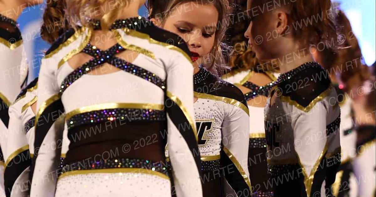 Magic Cheerleading Platinum · Aloha Trenton Showdown