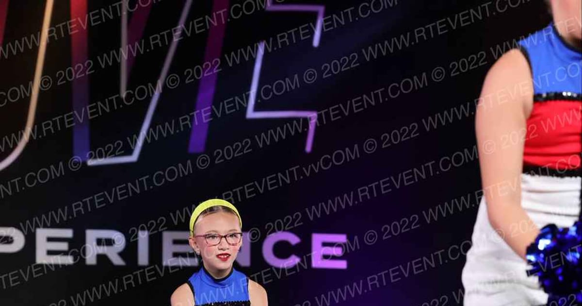 Rainbow Dance Academy MINI PREP POM · THE GOOVE WSF