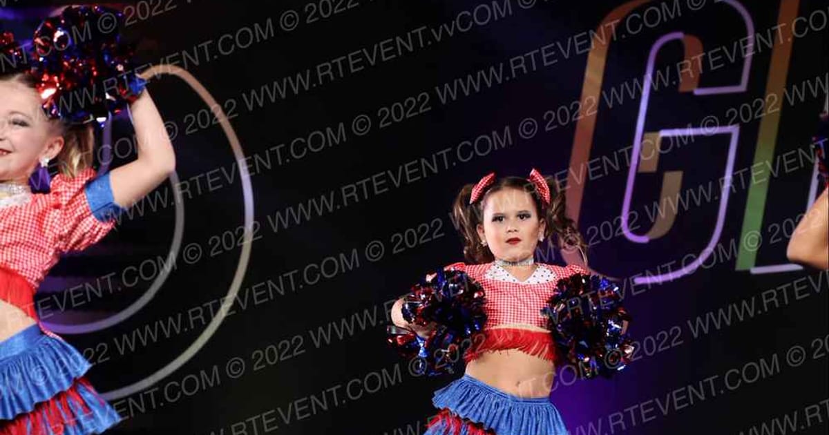 Star Performance Centre Tiny Pom · THE GOOVE WSF