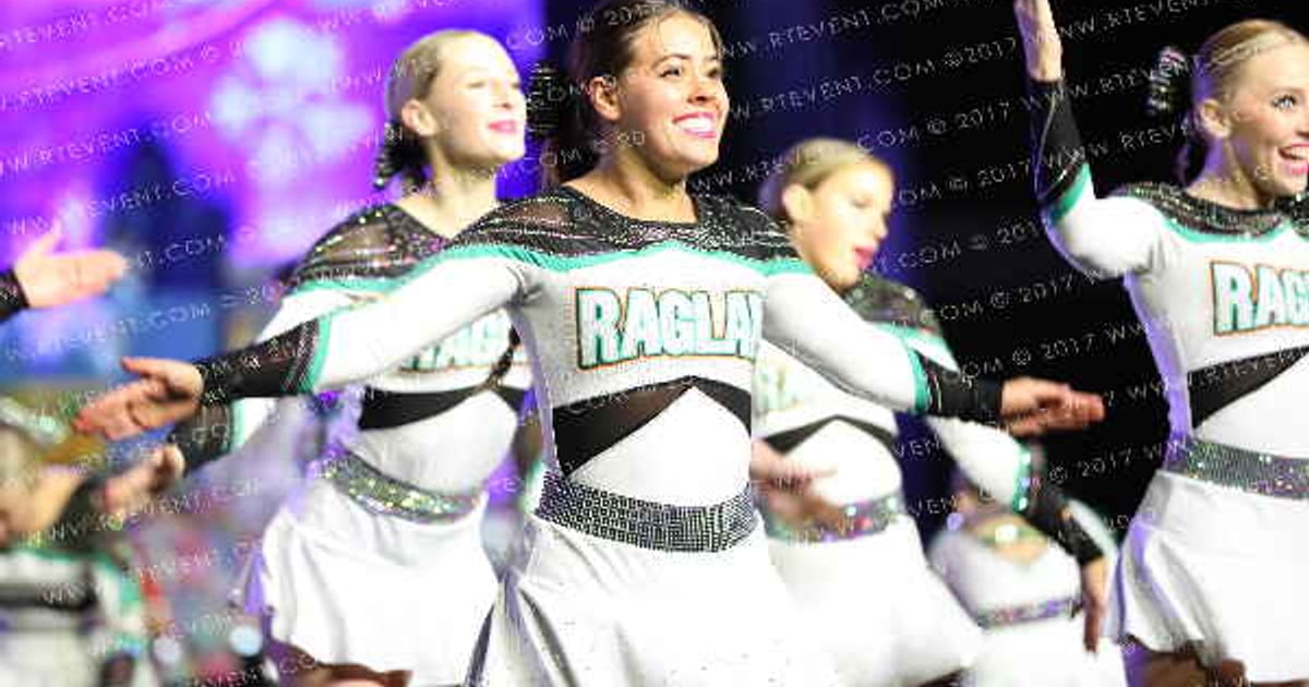 Raglan Coast Cheer Platinum · Spirit Celebration Dallas Grand Nationals DIDII