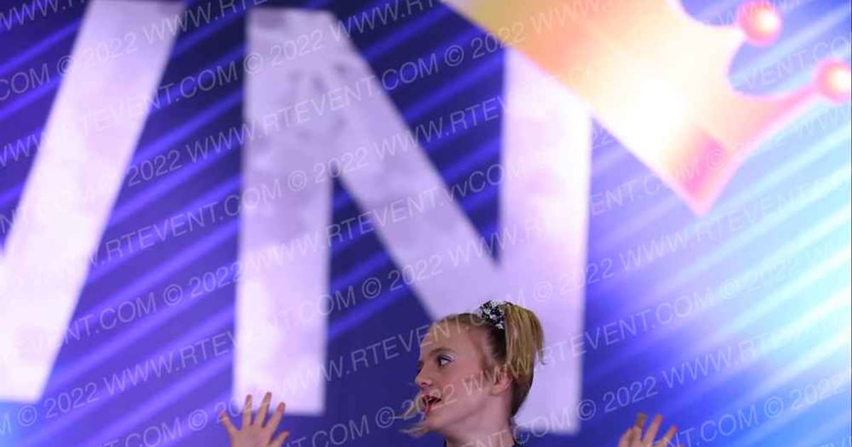 FCA Cheer Genesis · Cali Crown