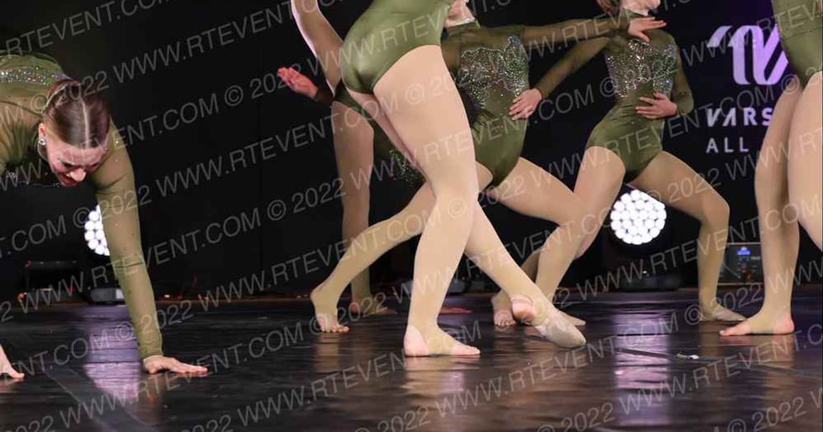 Foursis Dance Academy Foursis Dazzler Dance Team · THE GOOVE WSF