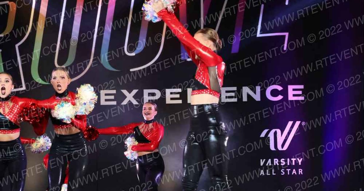 Star Performance Centre Senior Small Pom · THE GOOVE WSF