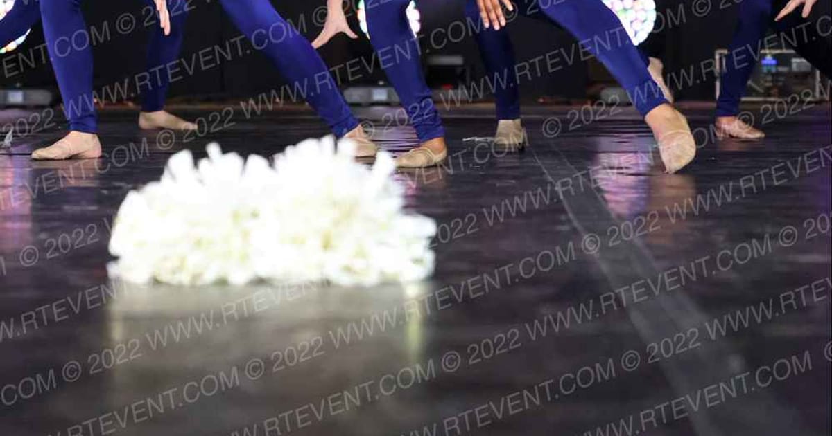 Star Performance Centre LEGIT(MOMMA MIA) · THE GOOVE WSF