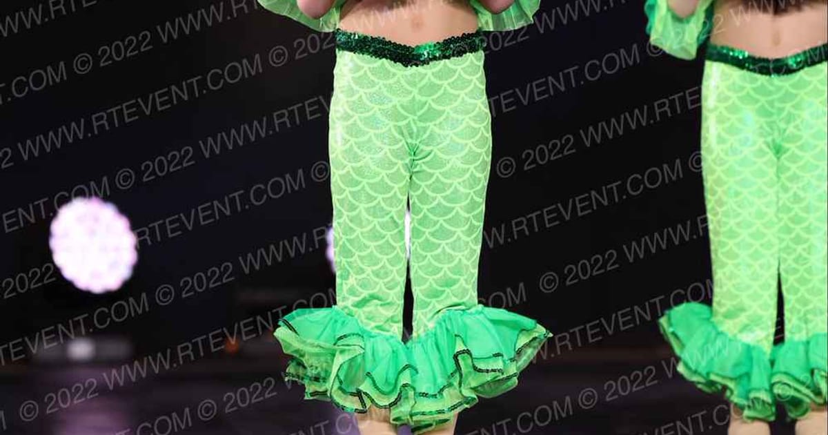 Rainbow Dance Academy TINY PREP POM · THE GOOVE WSF