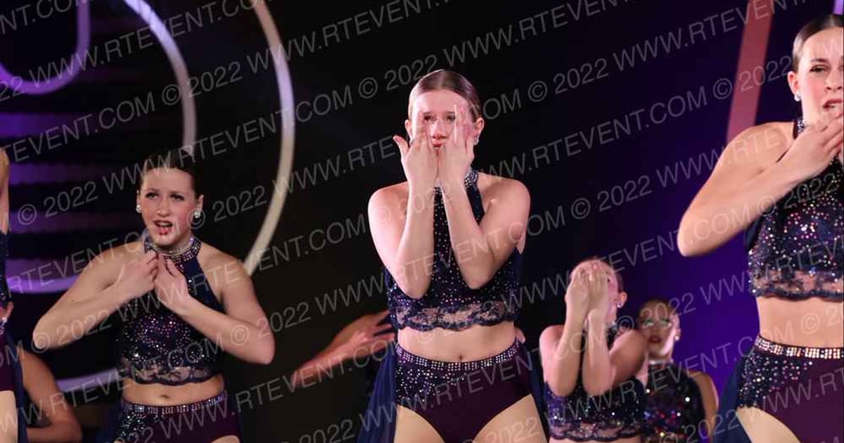 Foursis Dance Academy Foursis Dazzler Jr Dance Team · THE GOOVE WSF