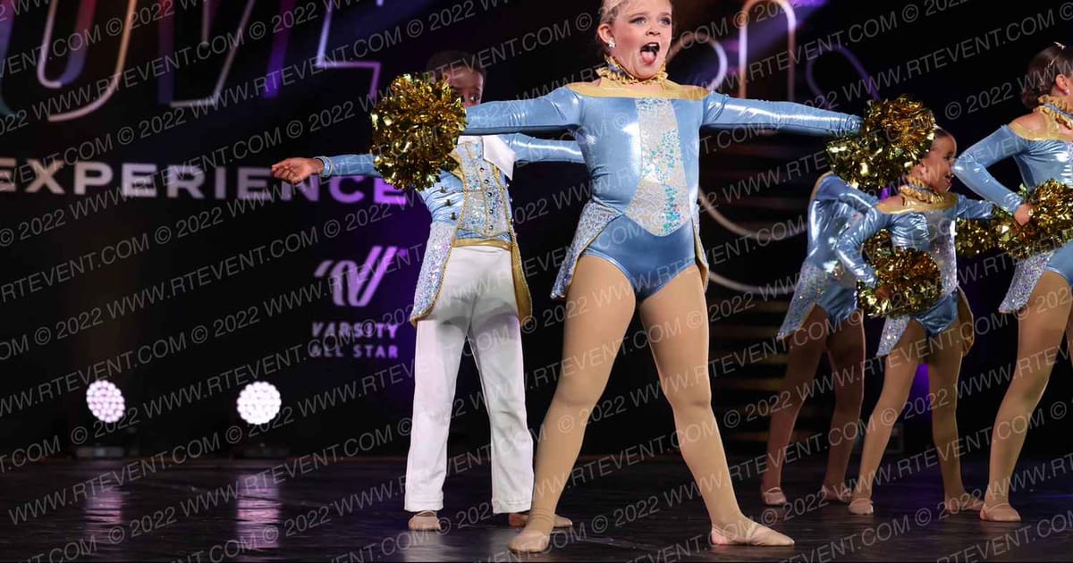 Star Performance Centre Mini Large Pom · THE GOOVE WSF