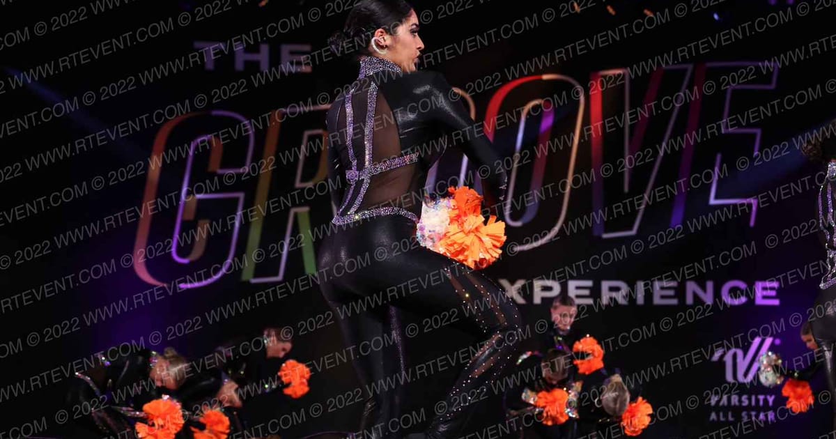Star Performance Centre Senior Large Pom · THE GOOVE WSF